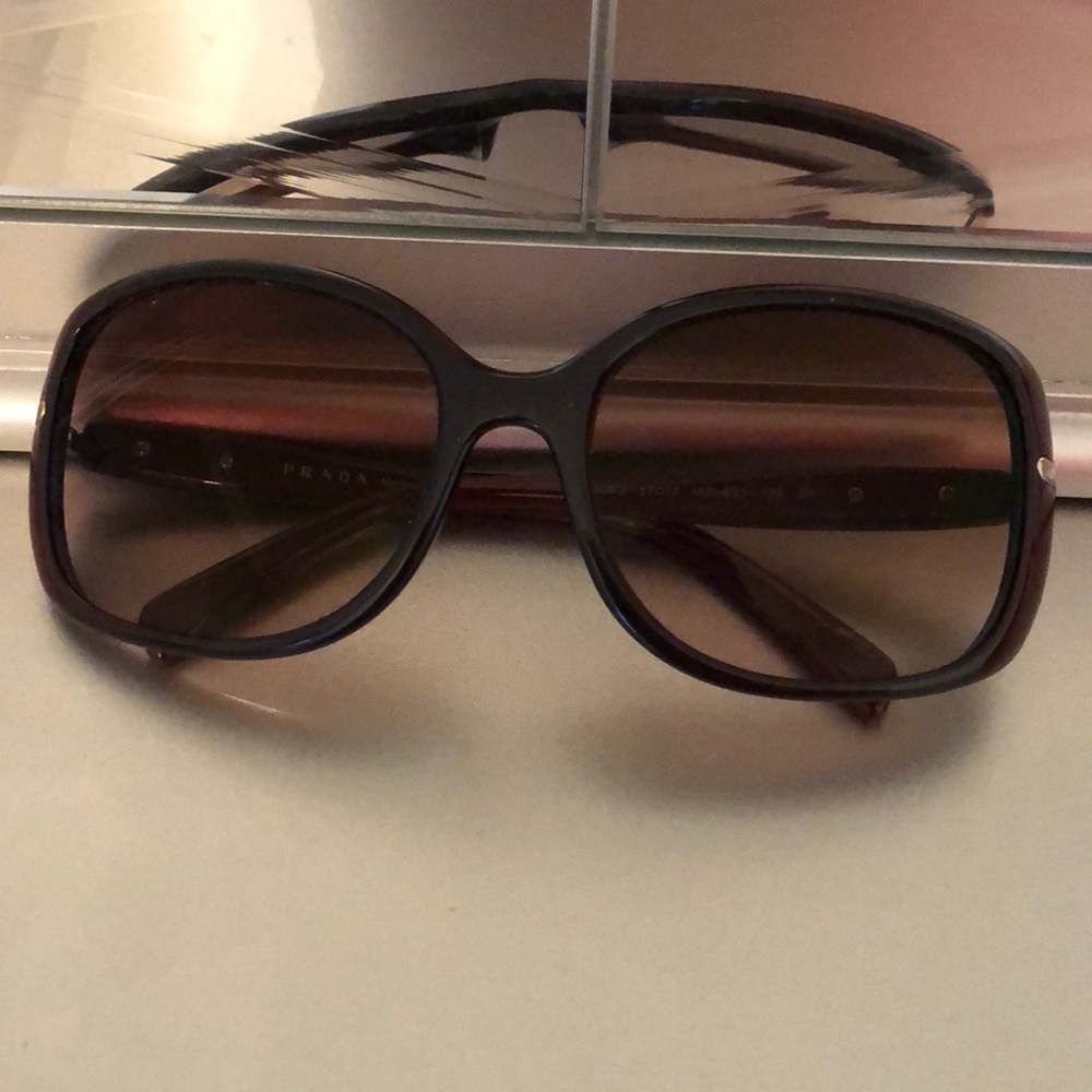 Prada sunglasses ☀️🕶 - Picture 2 of 7